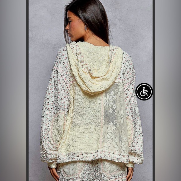 Trendezcloset is Live selling POL current style’s Straight from POL ☮️✌🏼❤️ - Picture 8 of 16